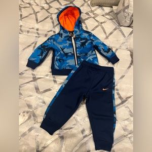 Nike 2 Piece set Size 18 month